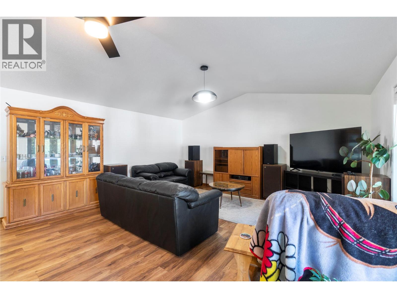 6803 Magna Bay Drive, Magna Bay, British Columbia  V0E 1M7 - Photo 16 - 10360591