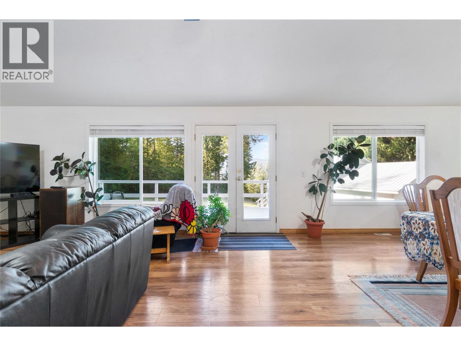 6803 Magna Bay Drive, Magna Bay, British Columbia  V0E 1M7 - Photo 18 - 10360591