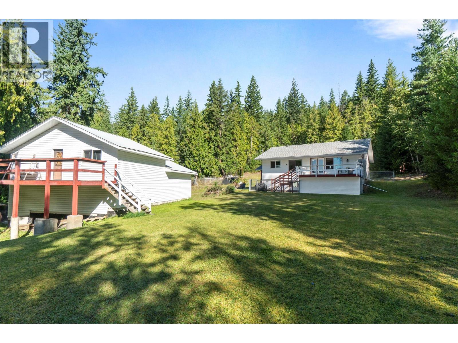 6803 Magna Bay Drive, magna bay, British Columbia