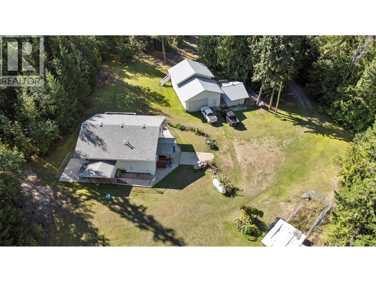6803 Magna Bay Drive, Magna Bay, British Columbia  V0E 1M7 - Photo 4 - 10360591