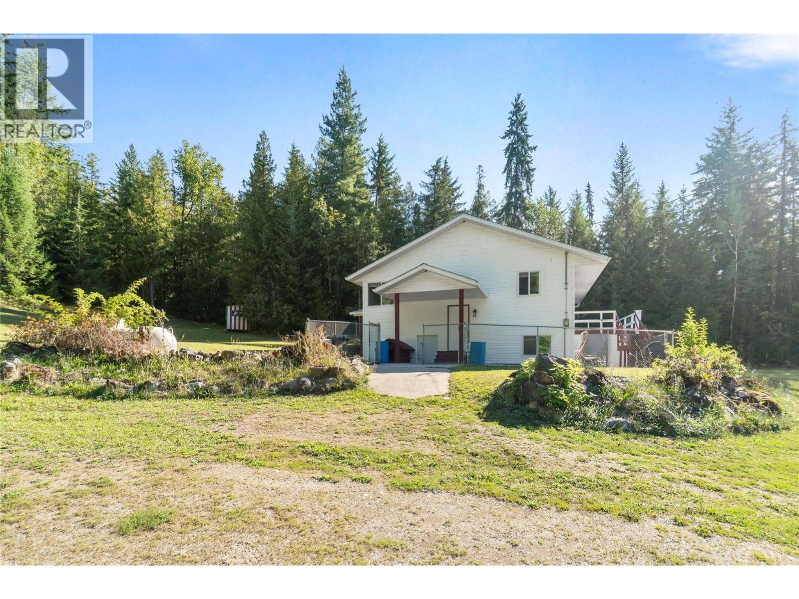 6803 Magna Bay Drive, Magna Bay, British Columbia  V0E 1M7 - Photo 39 - 10360591