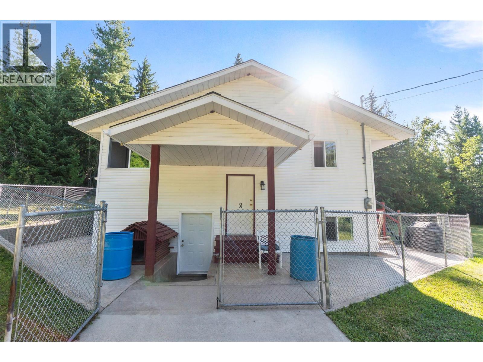 6803 Magna Bay Drive, Magna Bay, British Columbia  V0E 1M7 - Photo 40 - 10360591