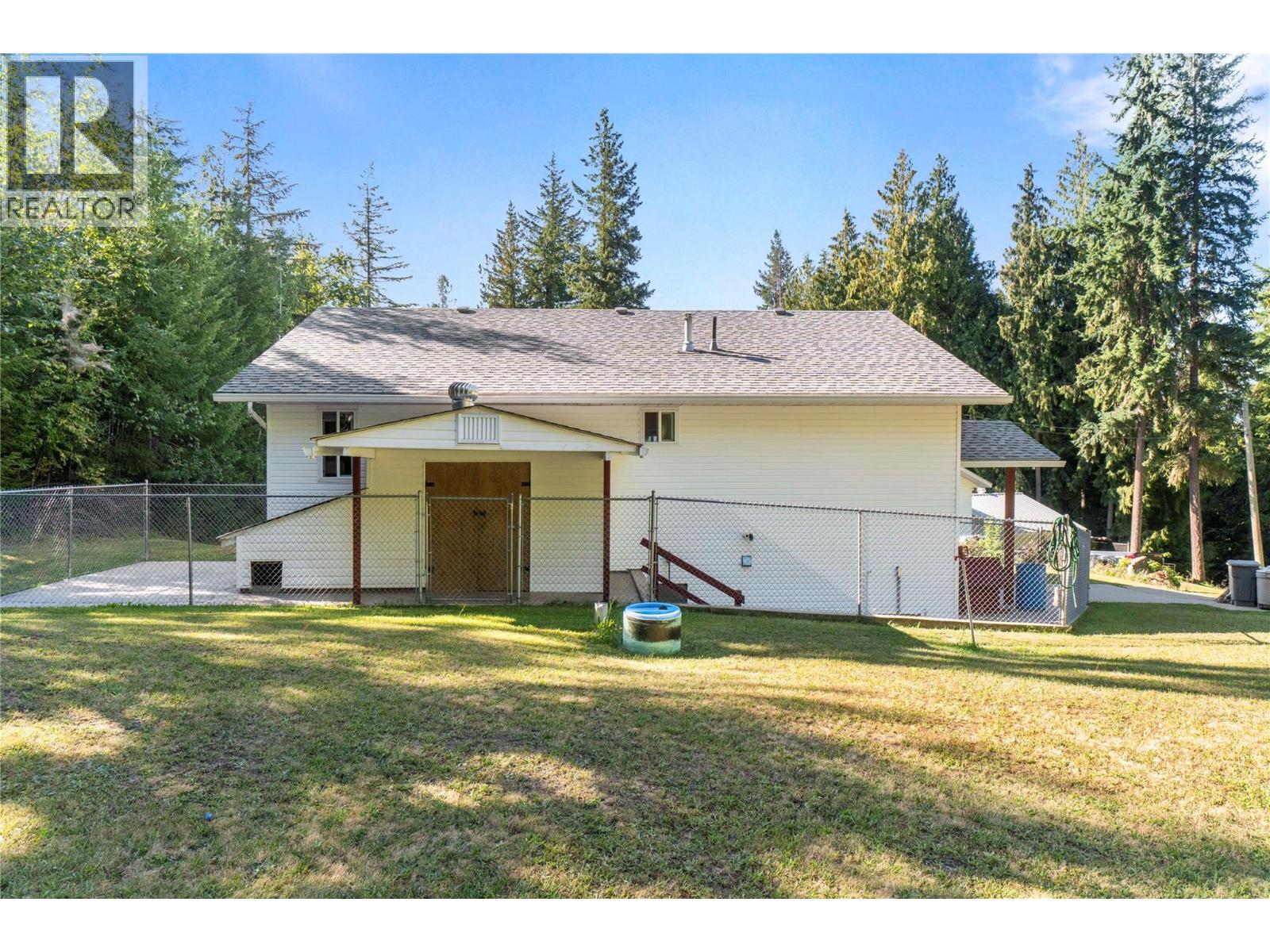 6803 Magna Bay Drive, Magna Bay, British Columbia  V0E 1M7 - Photo 44 - 10360591