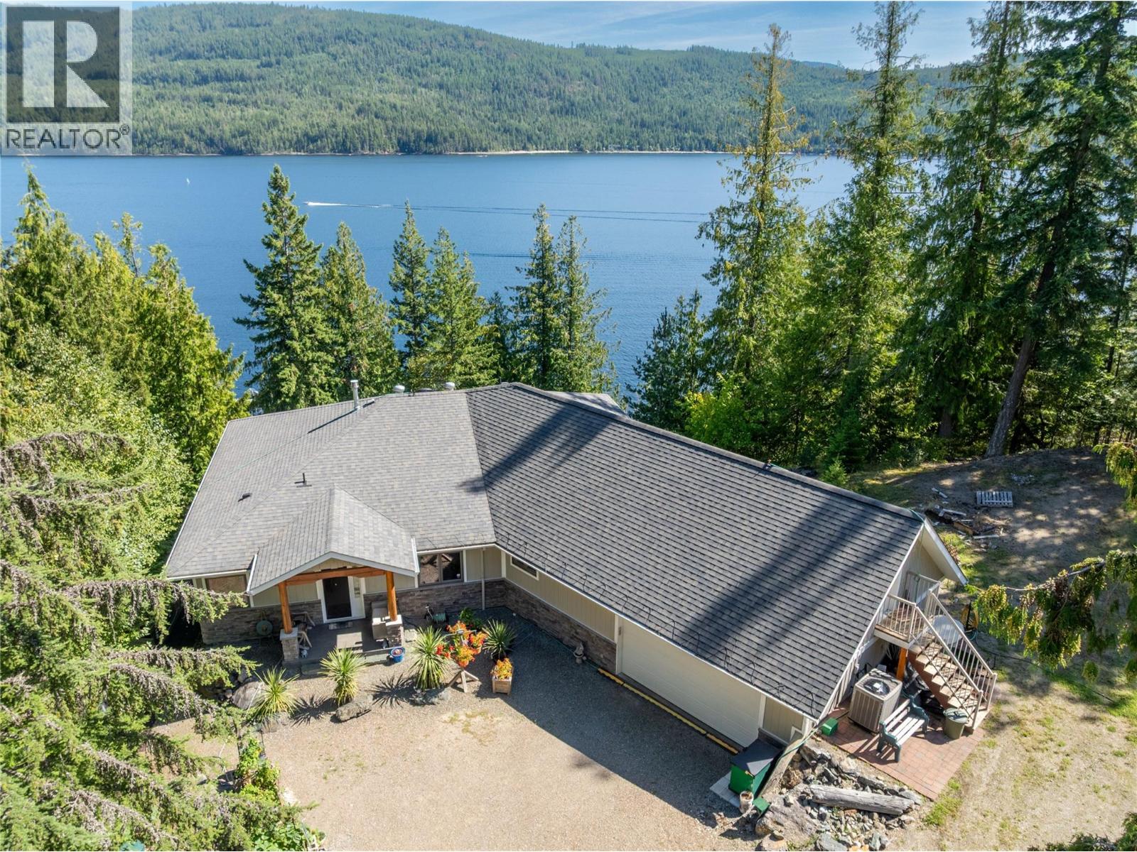 8738 Squilax Anglemont Road, St. Ives, British Columbia