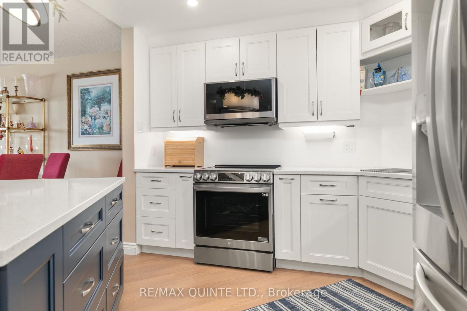 807 - 2 South Front Street, Belleville, Ontario K8N 5K7 - Photo 11 - X12363360