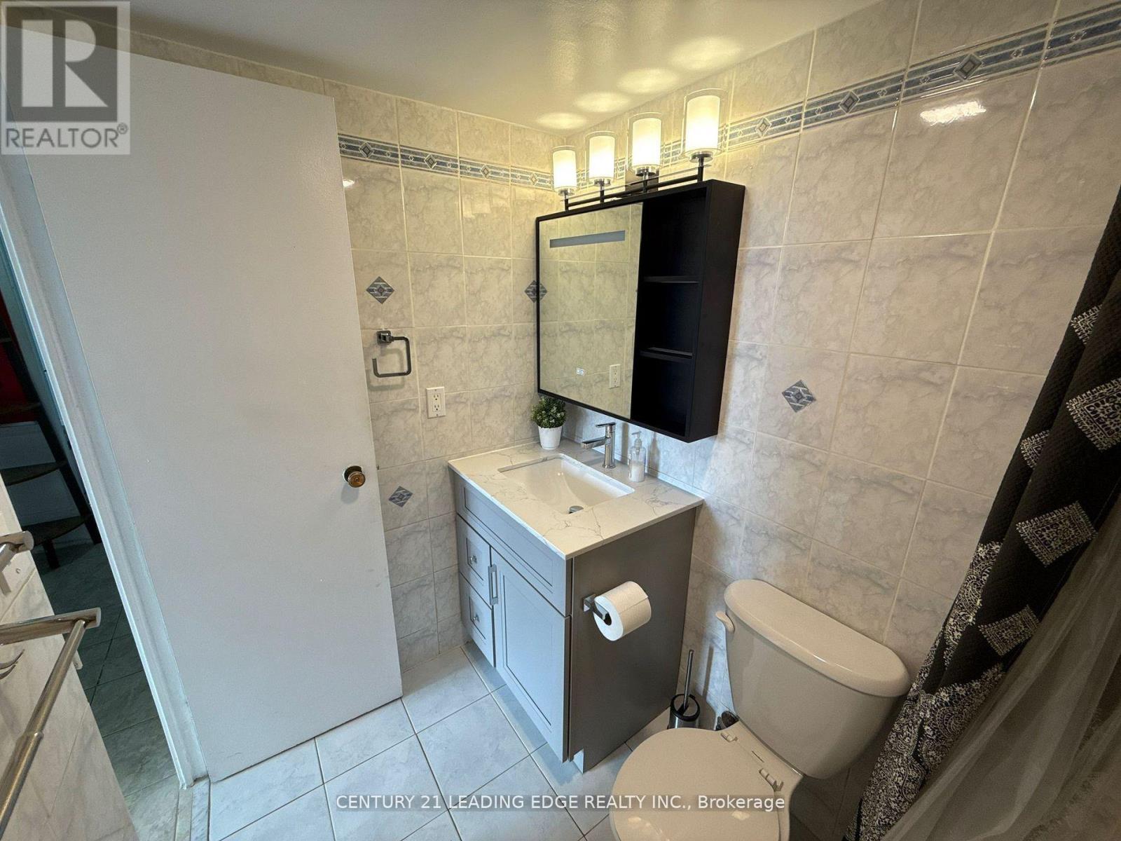 815 - 20 Edgecliff Golfway, Toronto, Ontario  M3C 3A4 - Photo 11 - C12363401