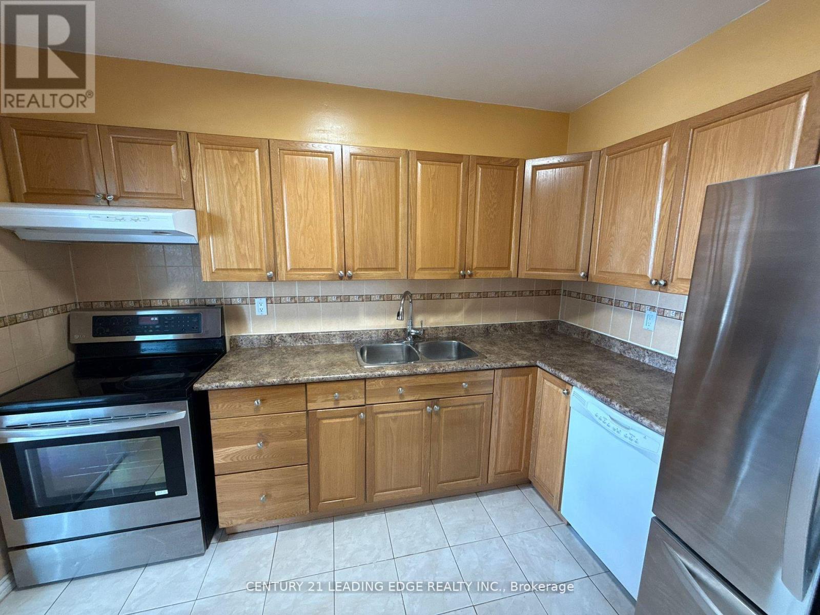 815 - 20 Edgecliff Golfway, Toronto, Ontario  M3C 3A4 - Photo 8 - C12363401