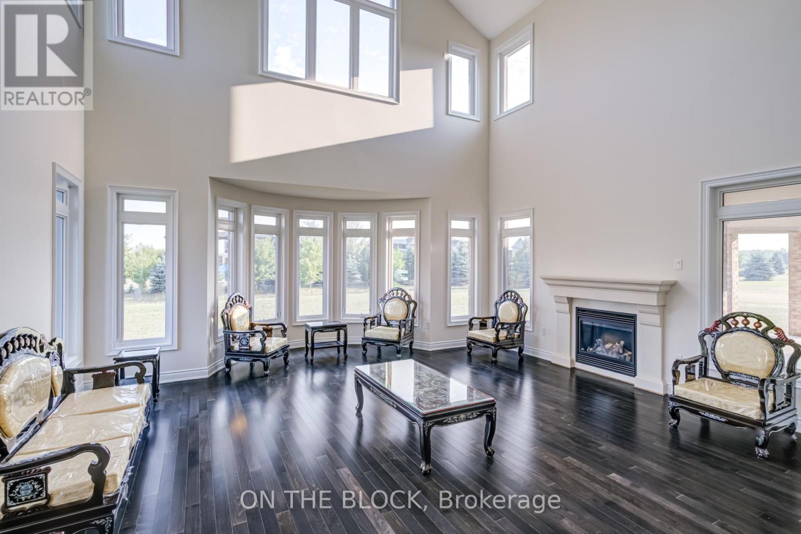24 Whitewood Drive, Whitchurch-Stouffville, Ontario  L4A 1R9 - Photo 12 - N12363393