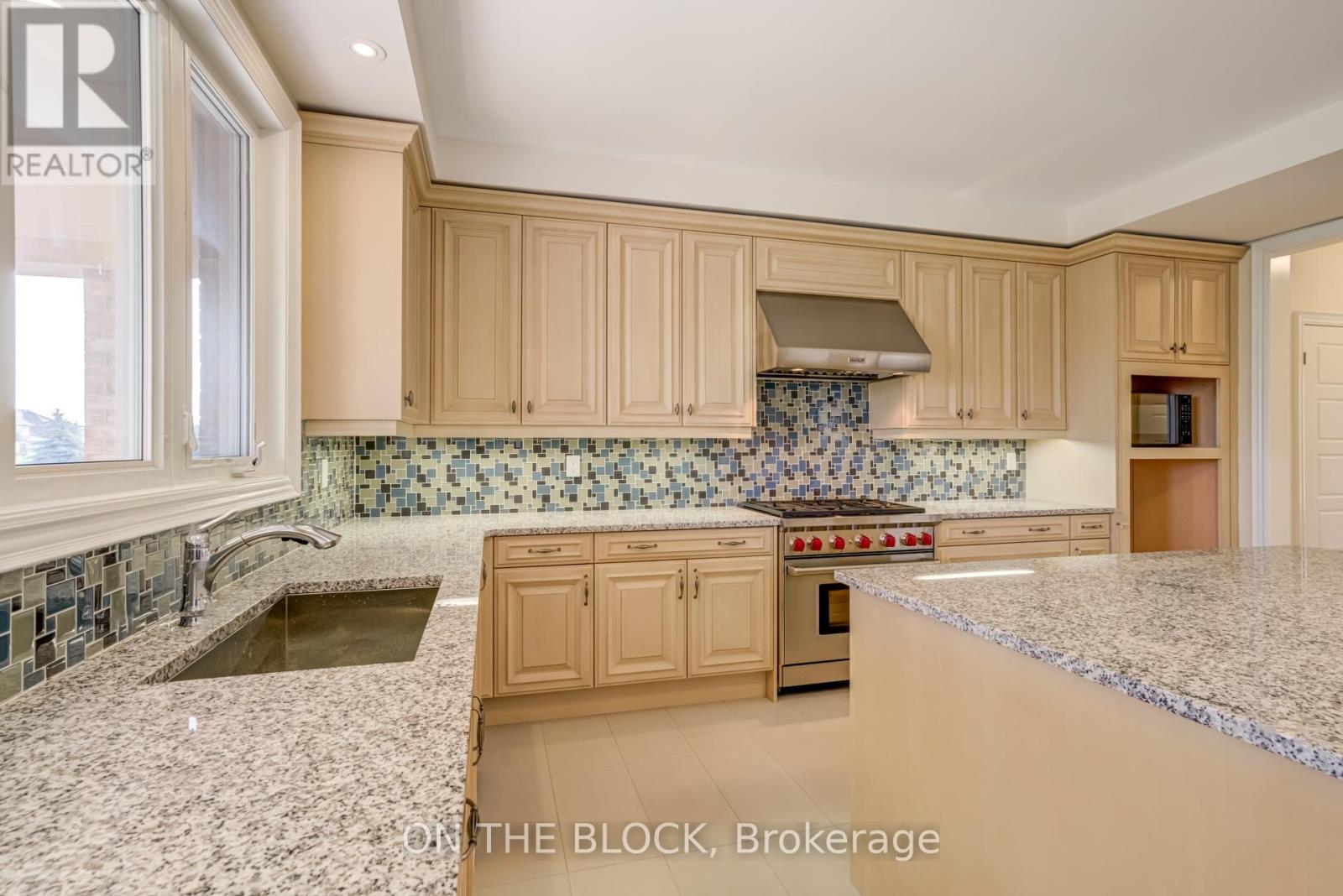 24 Whitewood Drive, Whitchurch-Stouffville, Ontario  L4A 1R9 - Photo 25 - N12363393