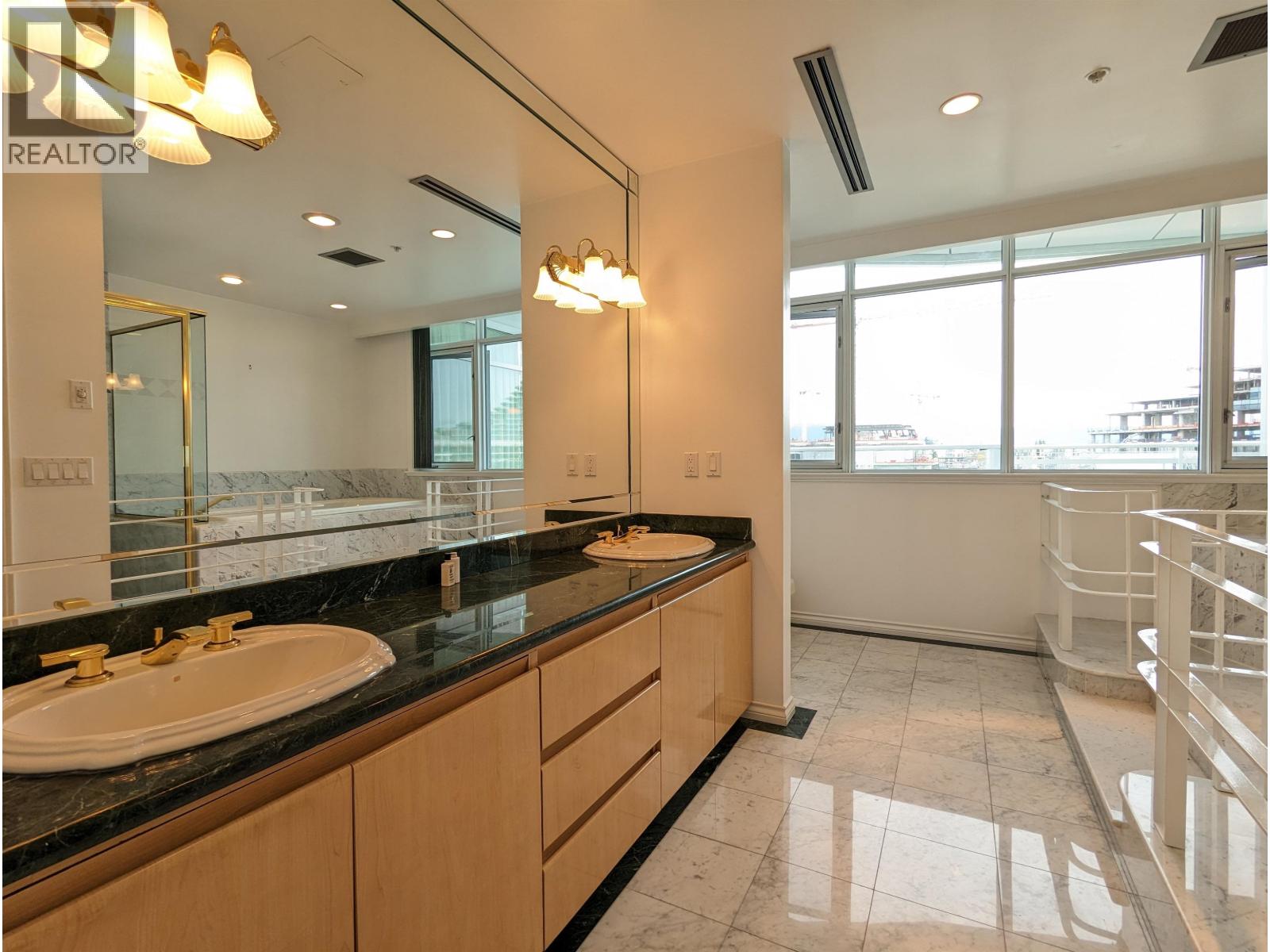 601 688 Fairchild Road, Vancouver, British Columbia  V5Z 4P7 - Photo 11 - R3040265