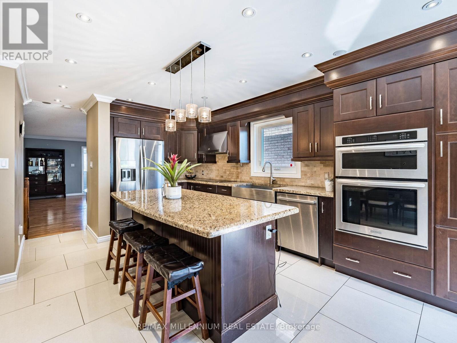 84 Grapevine Road, Caledon (Bolton West), Ontario  L7E 2R3 - Photo 9 - W12363431