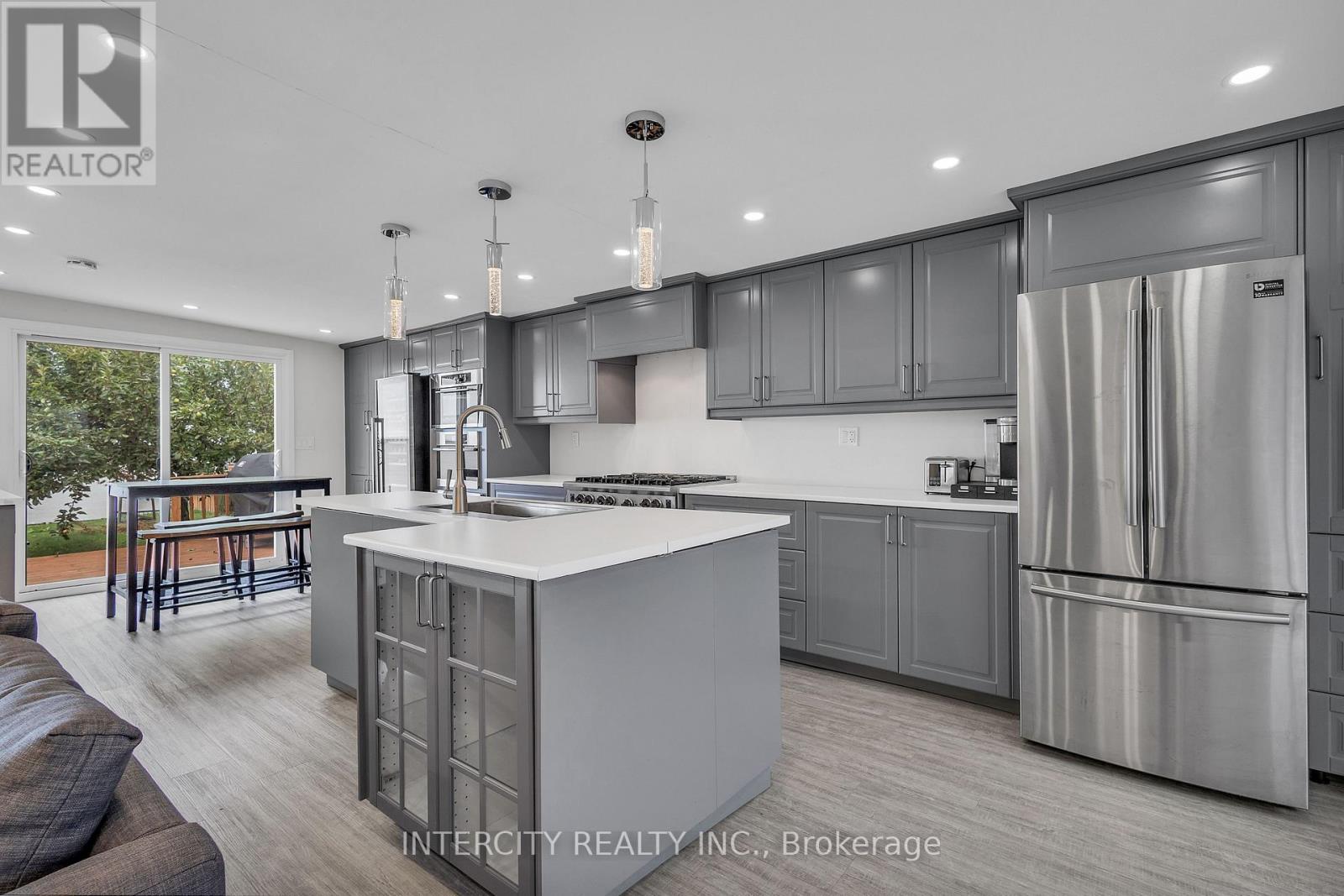24 Trillium Avenue, Hamilton (Stoney Creek), Ontario  L8E 5E1 - Photo 23 - X12363409