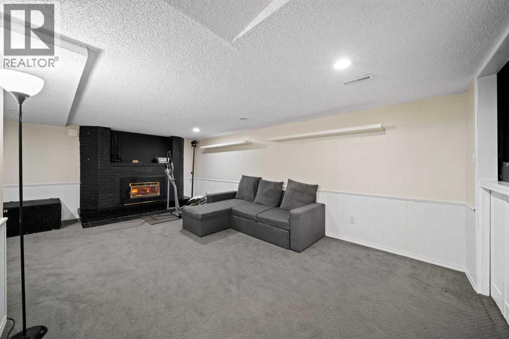 3411 51a Avenue, Innisfail, Alberta  T4G 1H4 - Photo 35 - A2235798