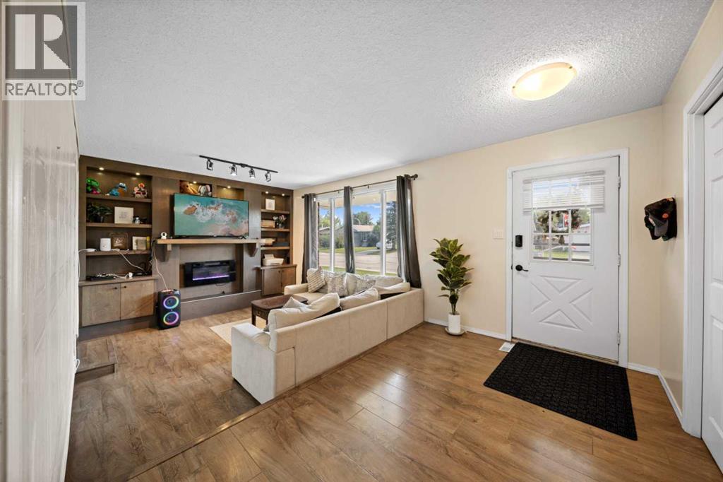 3411 51a Avenue, Innisfail, Alberta  T4G 1H4 - Photo 3 - A2235798