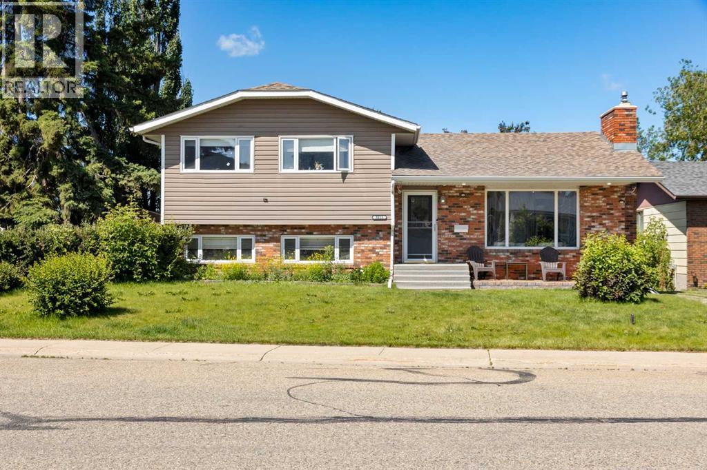 3411 51a Avenue, Innisfail, Alberta  T4G 1H4 - Photo 2 - A2235798