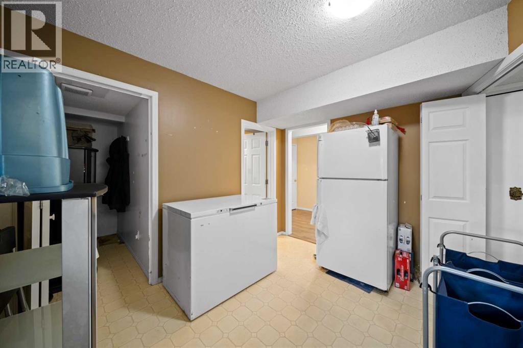 3411 51a Avenue, Innisfail, Alberta  T4G 1H4 - Photo 33 - A2235798