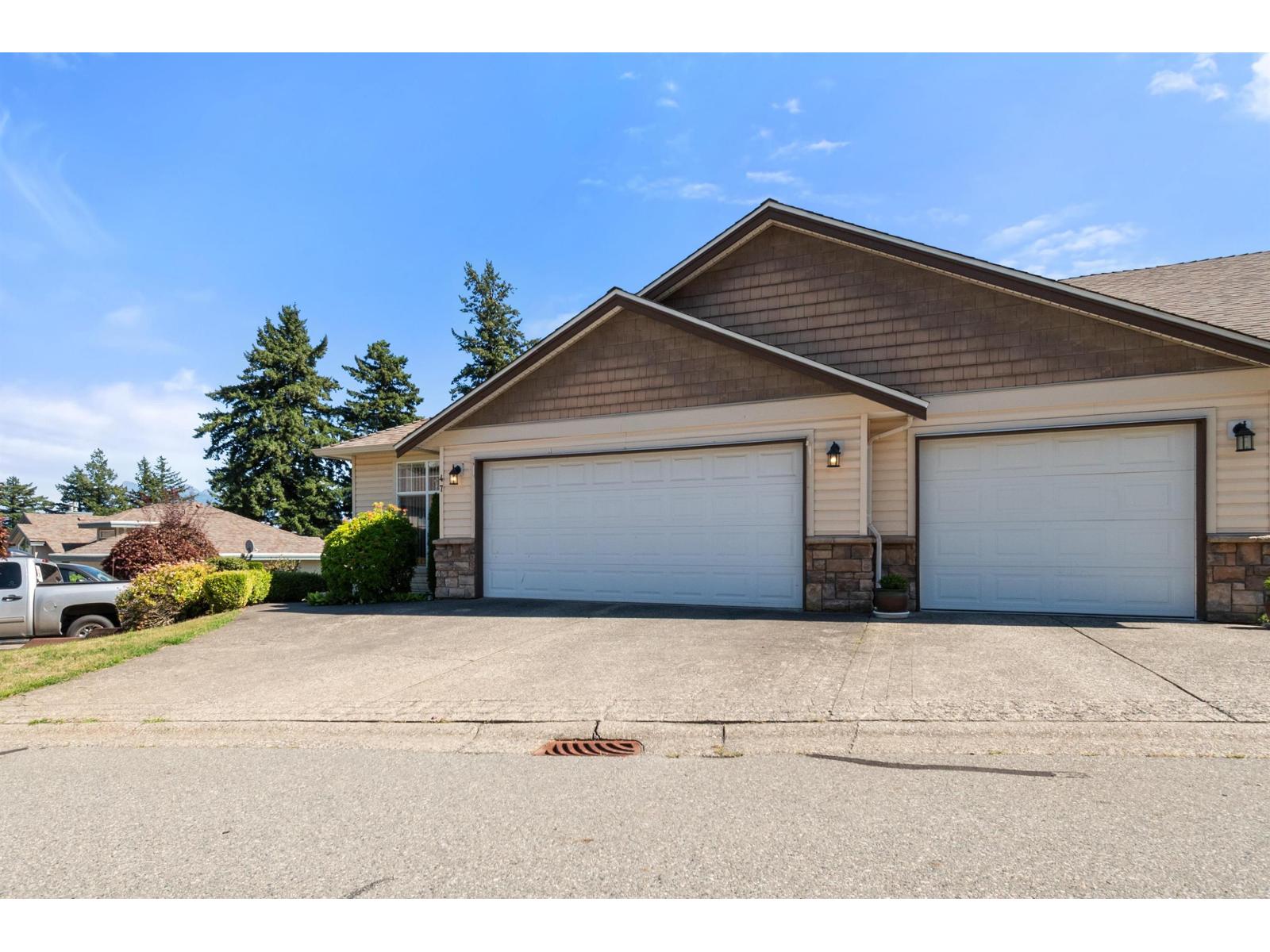 47 8590 Sunrise Drive, Chilliwack Mountain, Chilliwack, British Columbia  V2R 3Z4 - Photo 2 - R3039683