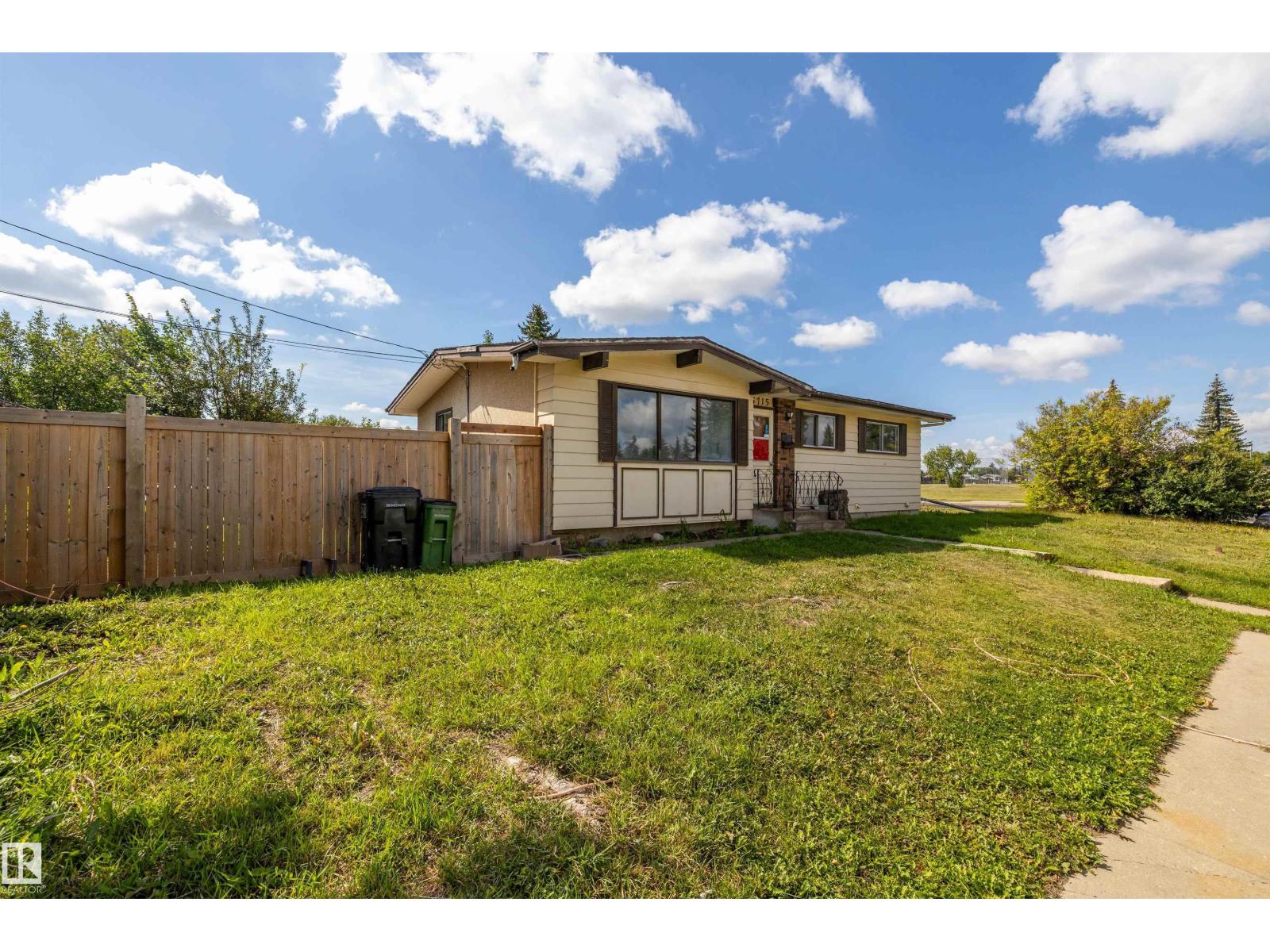 5715 139 Av Nw, Edmonton, Alberta  T5A 1E8 - Photo 3 - E4453723