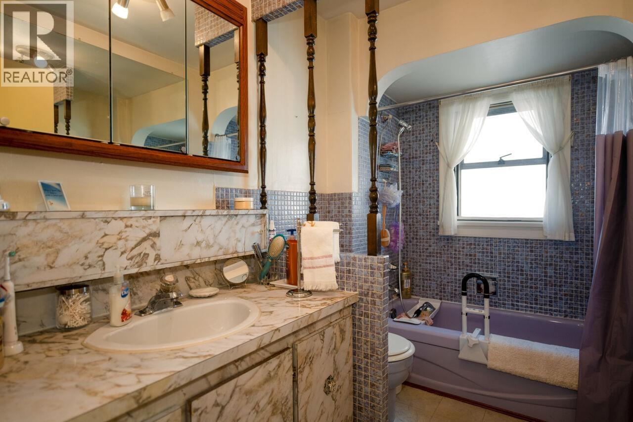7240 16th Avenue, Burnaby, British Columbia  V3N 1N5 - Photo 15 - R3023636