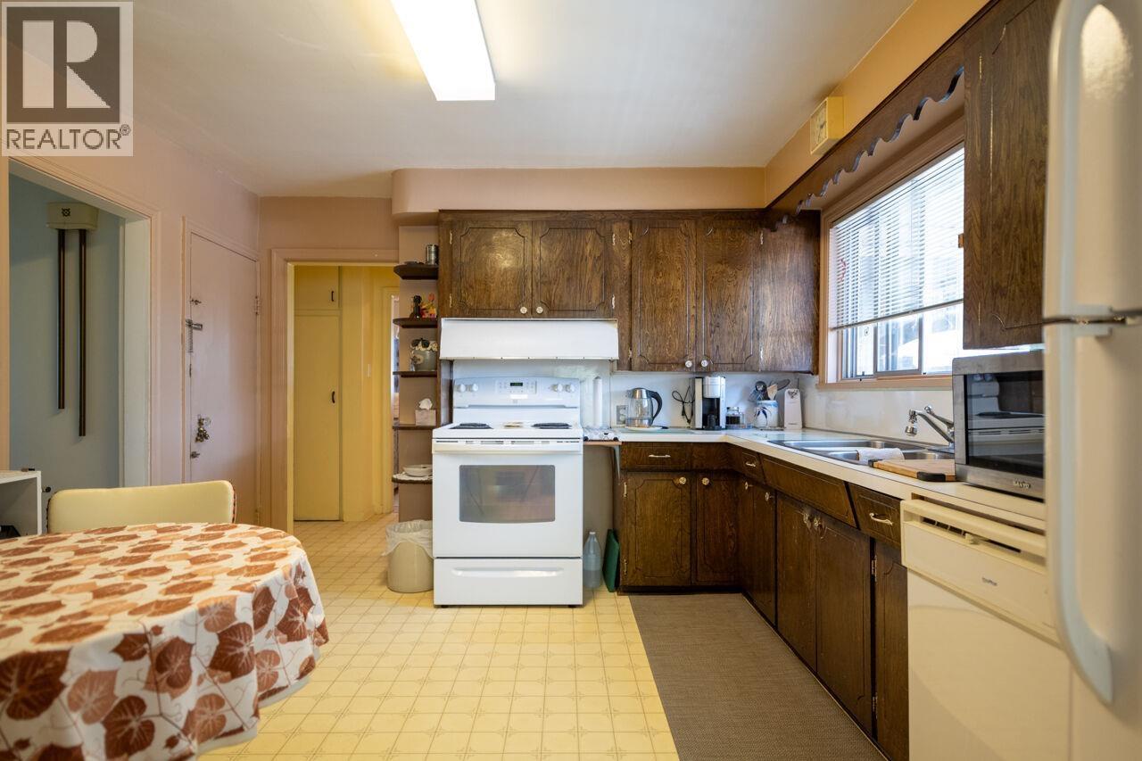 7240 16th Avenue, Burnaby, British Columbia  V3N 1N5 - Photo 12 - R3023636