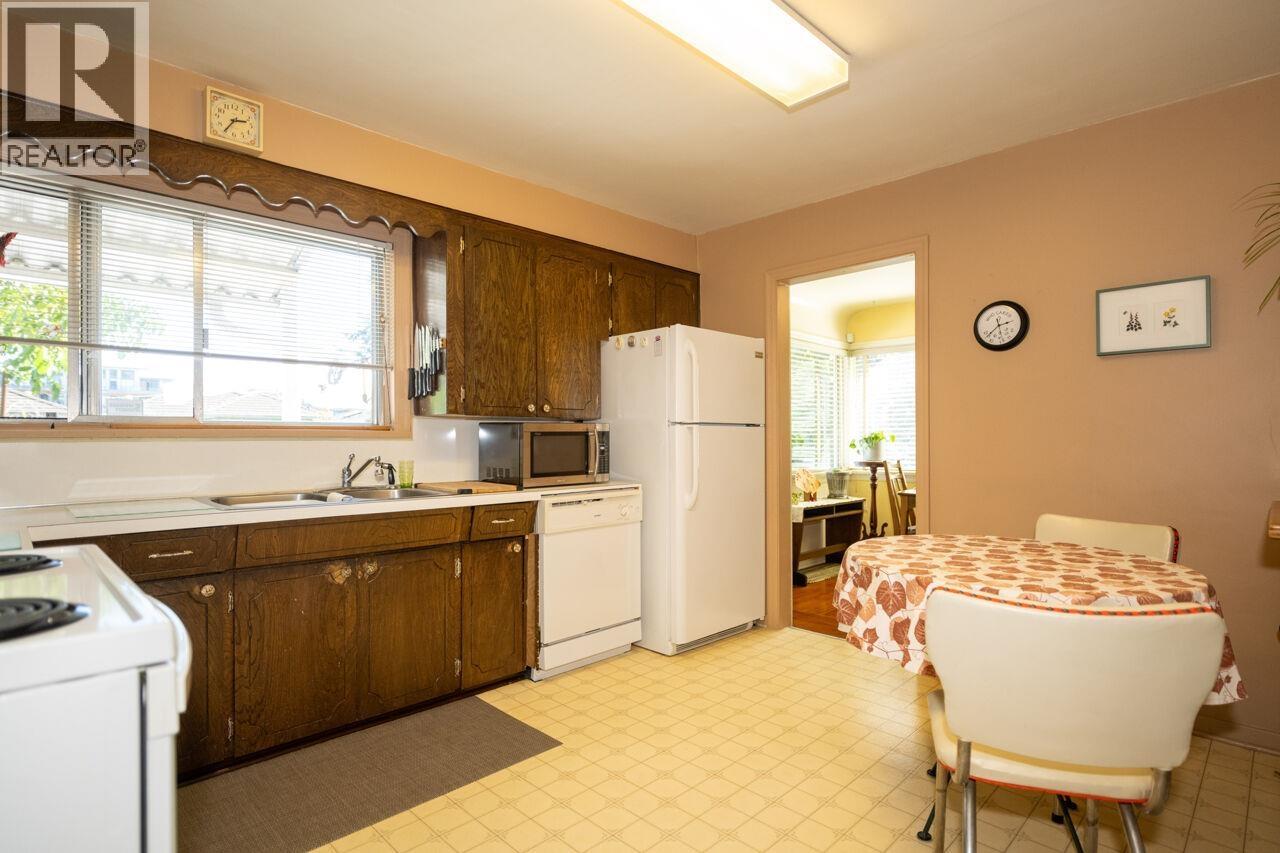 7240 16th Avenue, Burnaby, British Columbia  V3N 1N5 - Photo 13 - R3023636