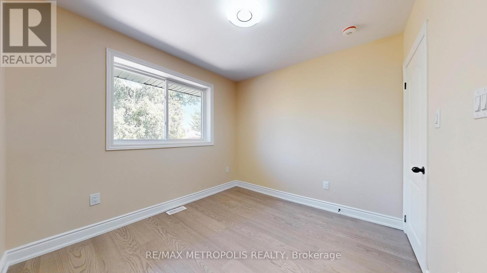 7087 Landen Court, Mississauga, Ontario  L4T 2H9 - Photo 23 - W12363477