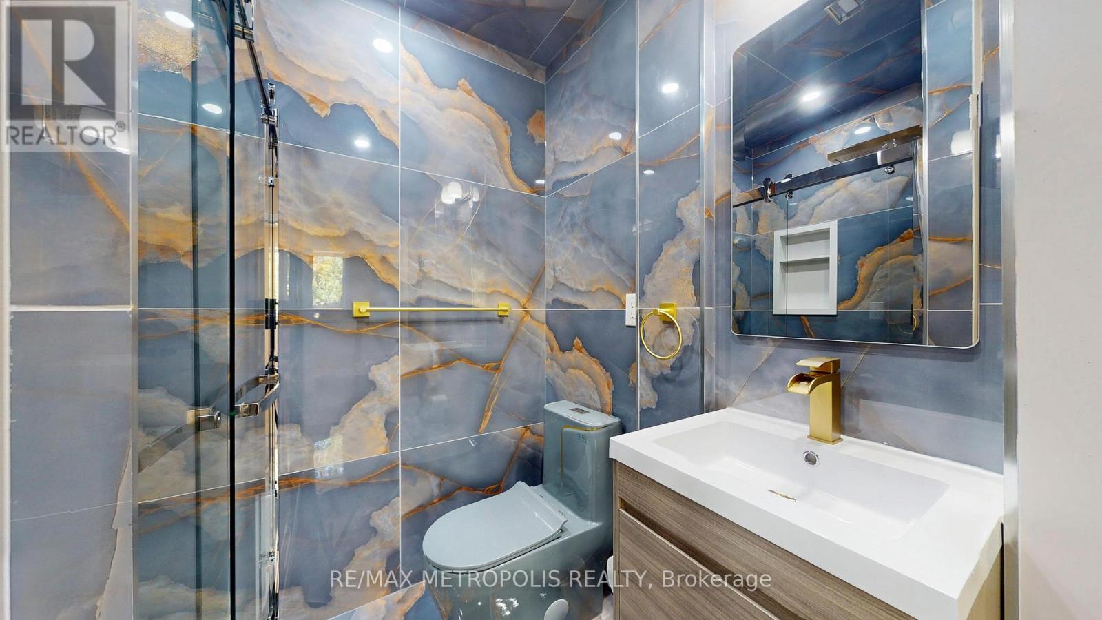 7087 Landen Court, Mississauga, Ontario  L4T 2H9 - Photo 25 - W12363477