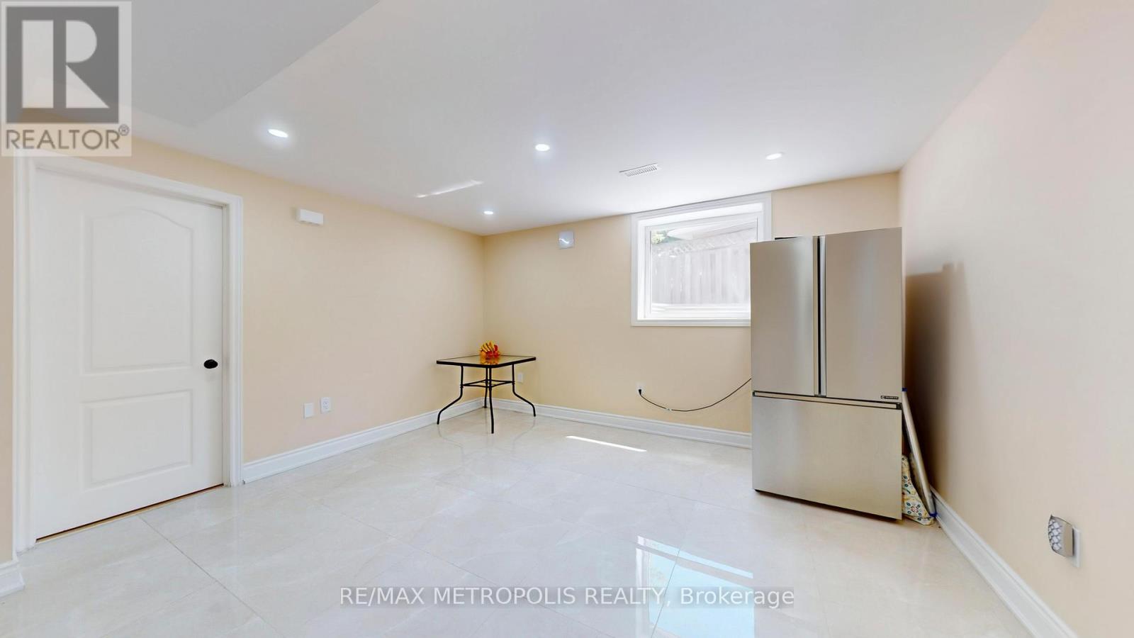 7087 Landen Court, Mississauga, Ontario  L4T 2H9 - Photo 28 - W12363477