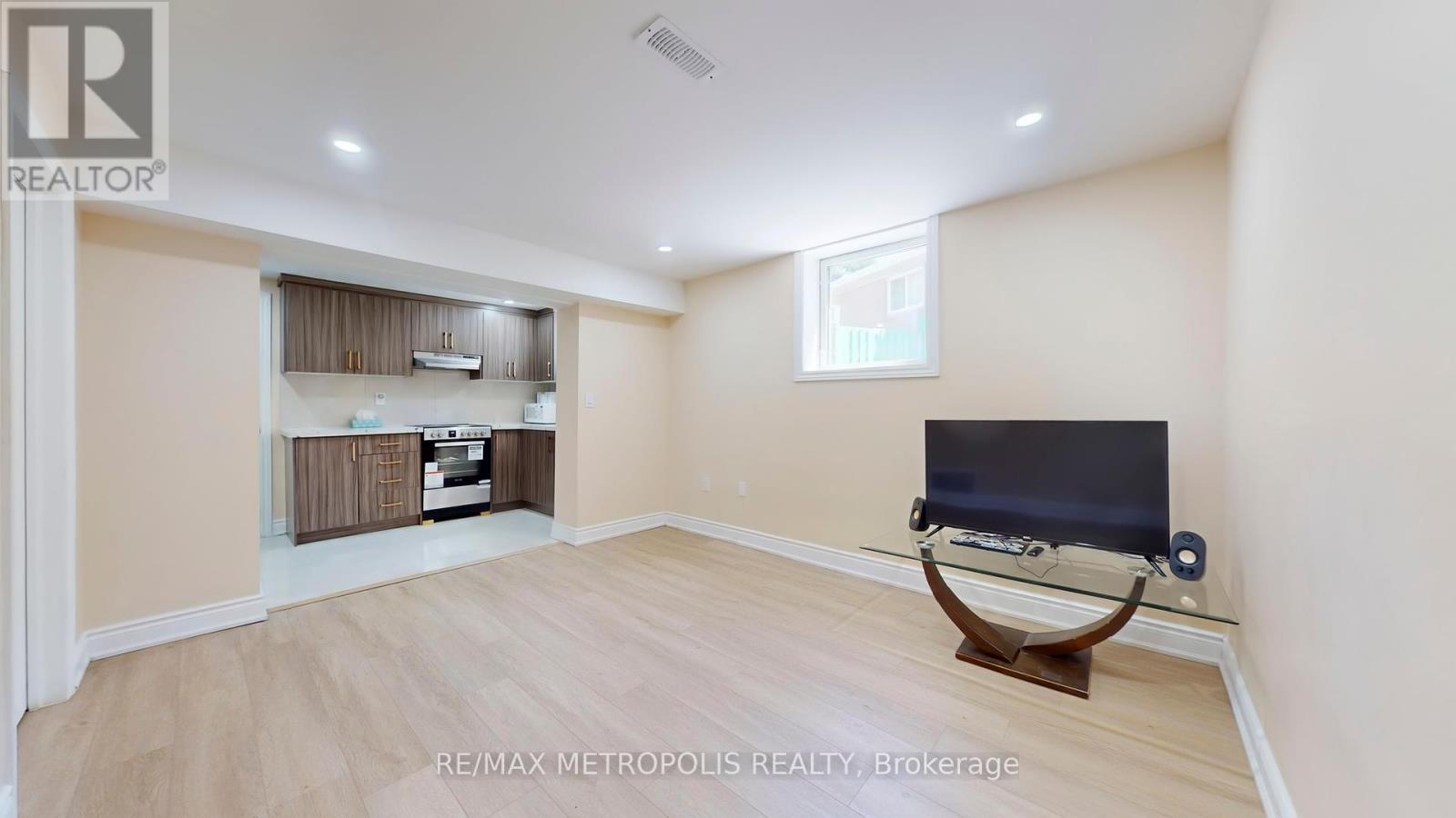 7087 Landen Court, Mississauga, Ontario  L4T 2H9 - Photo 32 - W12363477