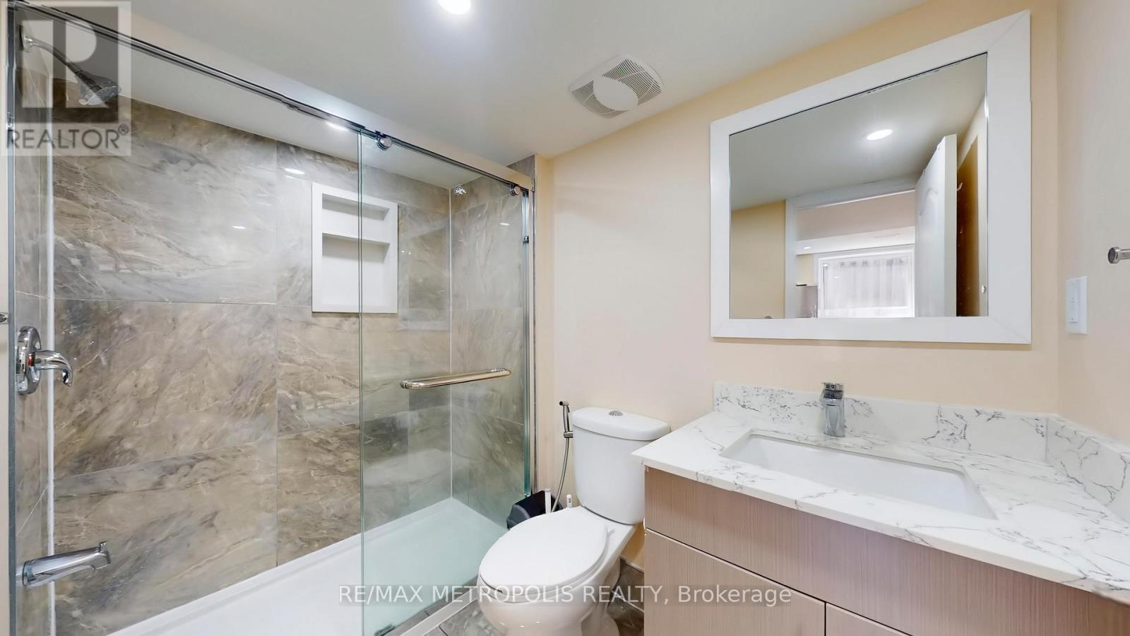 7087 Landen Court, Mississauga, Ontario  L4T 2H9 - Photo 43 - W12363477