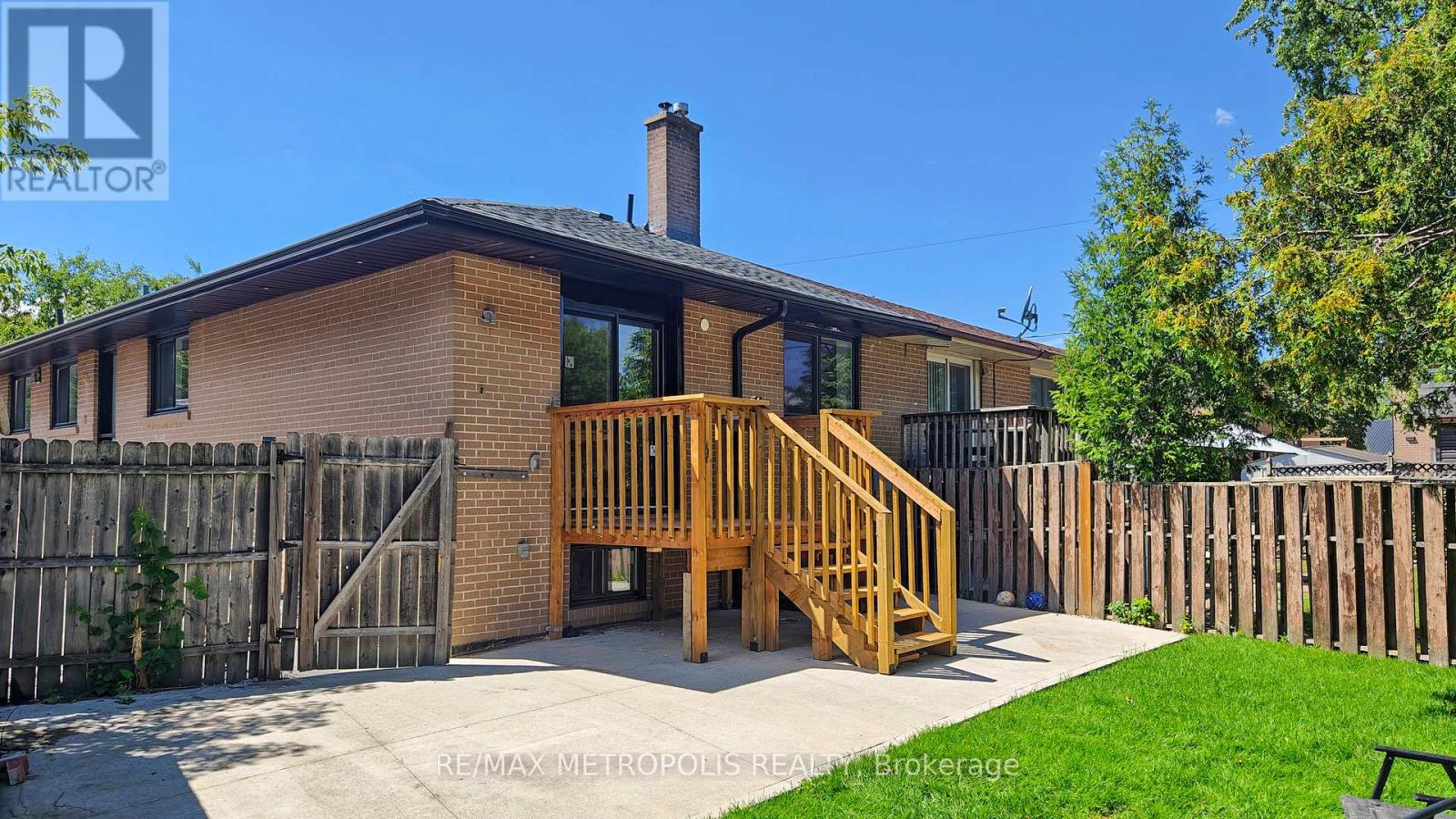 7087 Landen Court, Mississauga, Ontario  L4T 2H9 - Photo 44 - W12363477