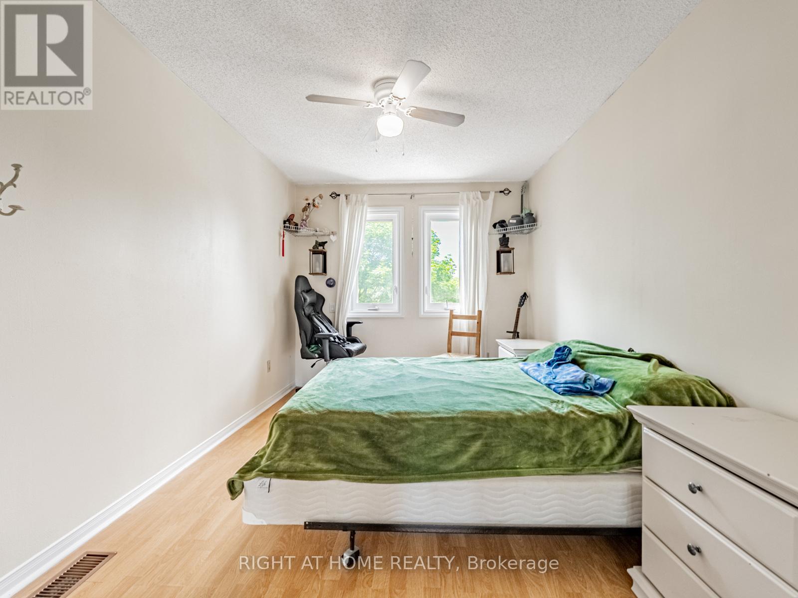 1129 Beechnut Road, Oakville (Cv Clearview), Ontario  L6J 7P2 - Photo 20 - W12363478