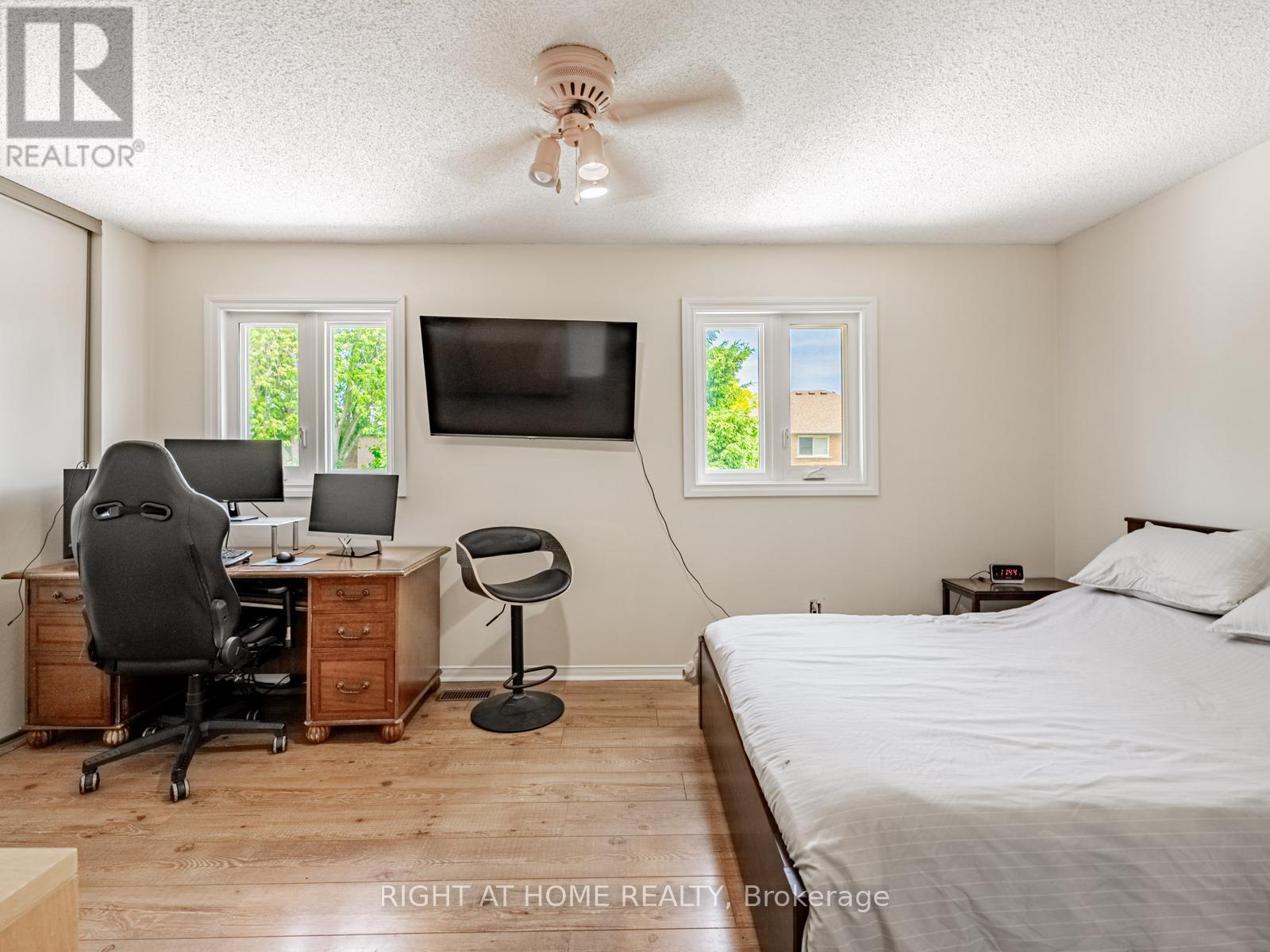 1129 Beechnut Road, Oakville (Cv Clearview), Ontario  L6J 7P2 - Photo 24 - W12363478