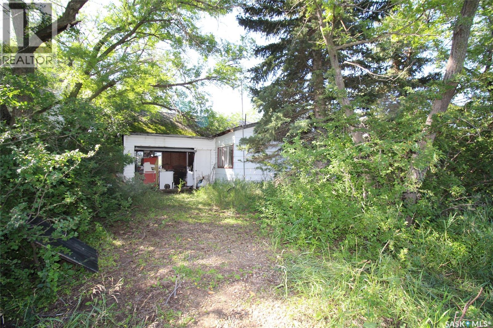 808 2nd AVENUE S, Simmie, Saskatchewan