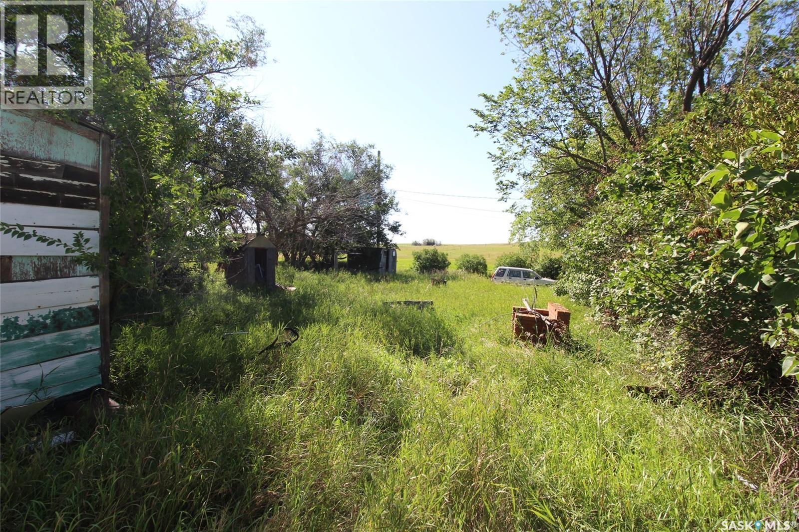 808 2nd Avenue S, Simmie, Saskatchewan  S0N 2N0 - Photo 2 - SK016455