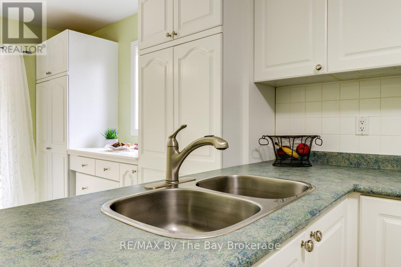 139 Dyer Drive, Wasaga Beach, Ontario  L9Z 1M1 - Photo 12 - S12187345