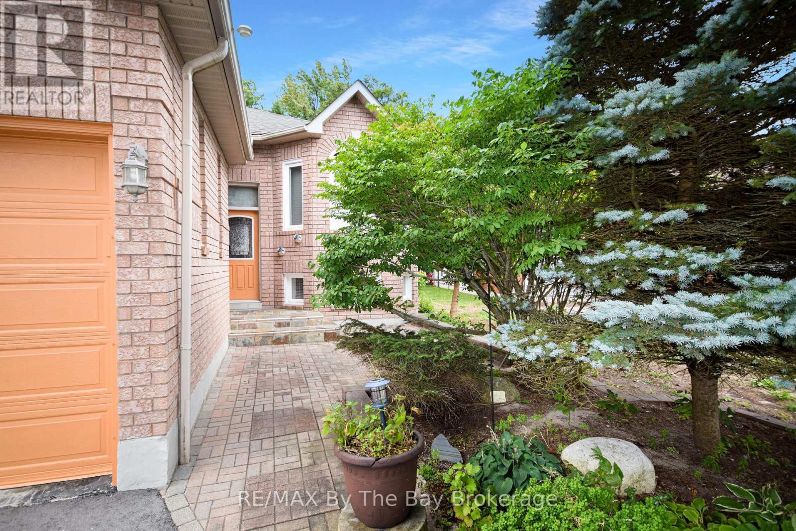 139 Dyer Drive, Wasaga Beach, Ontario  L9Z 1M1 - Photo 2 - S12187345