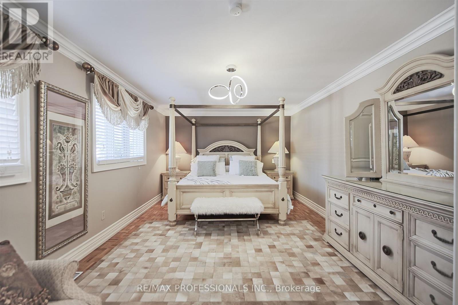 33 Redberry Parkway, Toronto, Ontario  M6L 2J7 - Photo 23 - W12363523