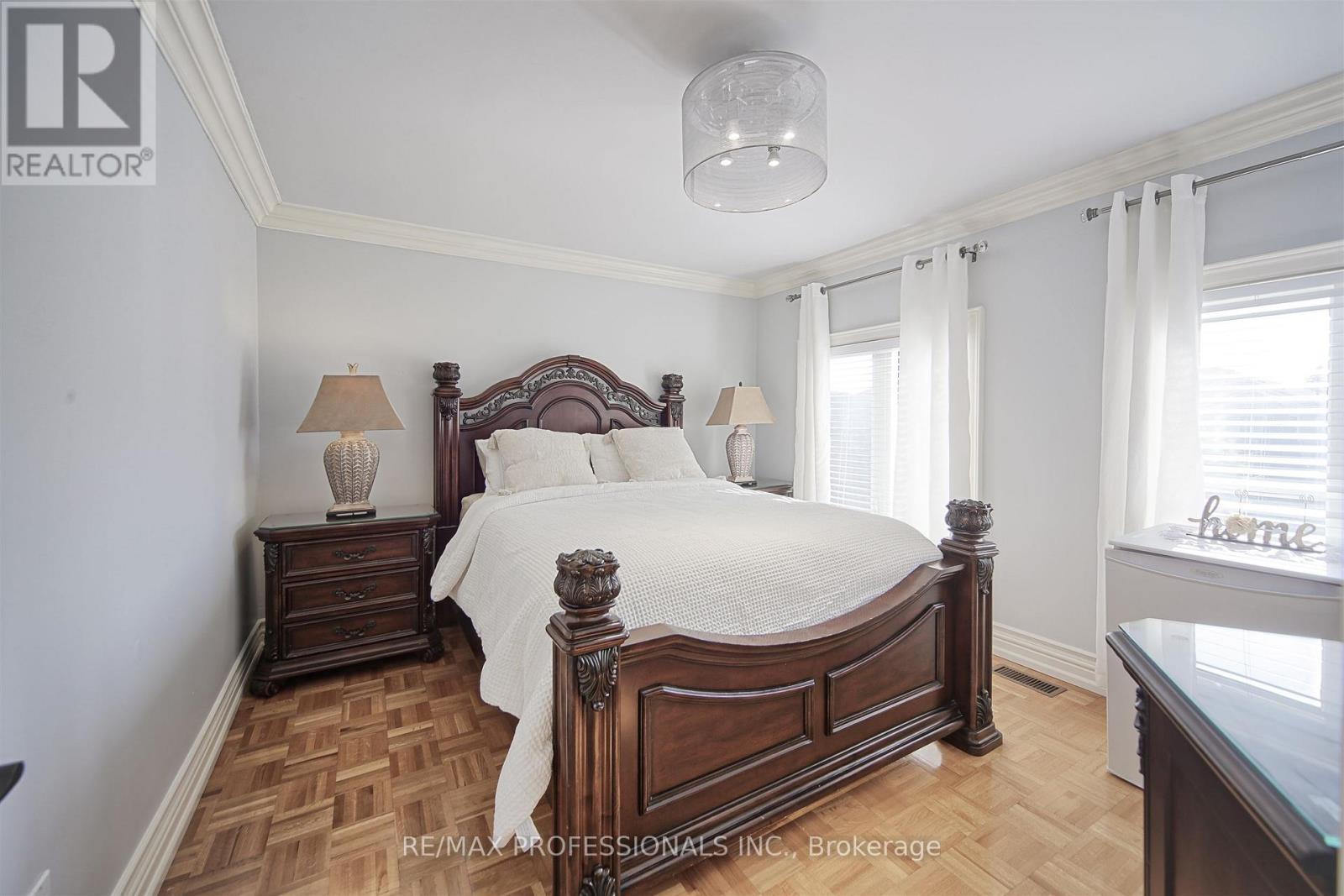 33 Redberry Parkway, Toronto, Ontario  M6L 2J7 - Photo 28 - W12363523