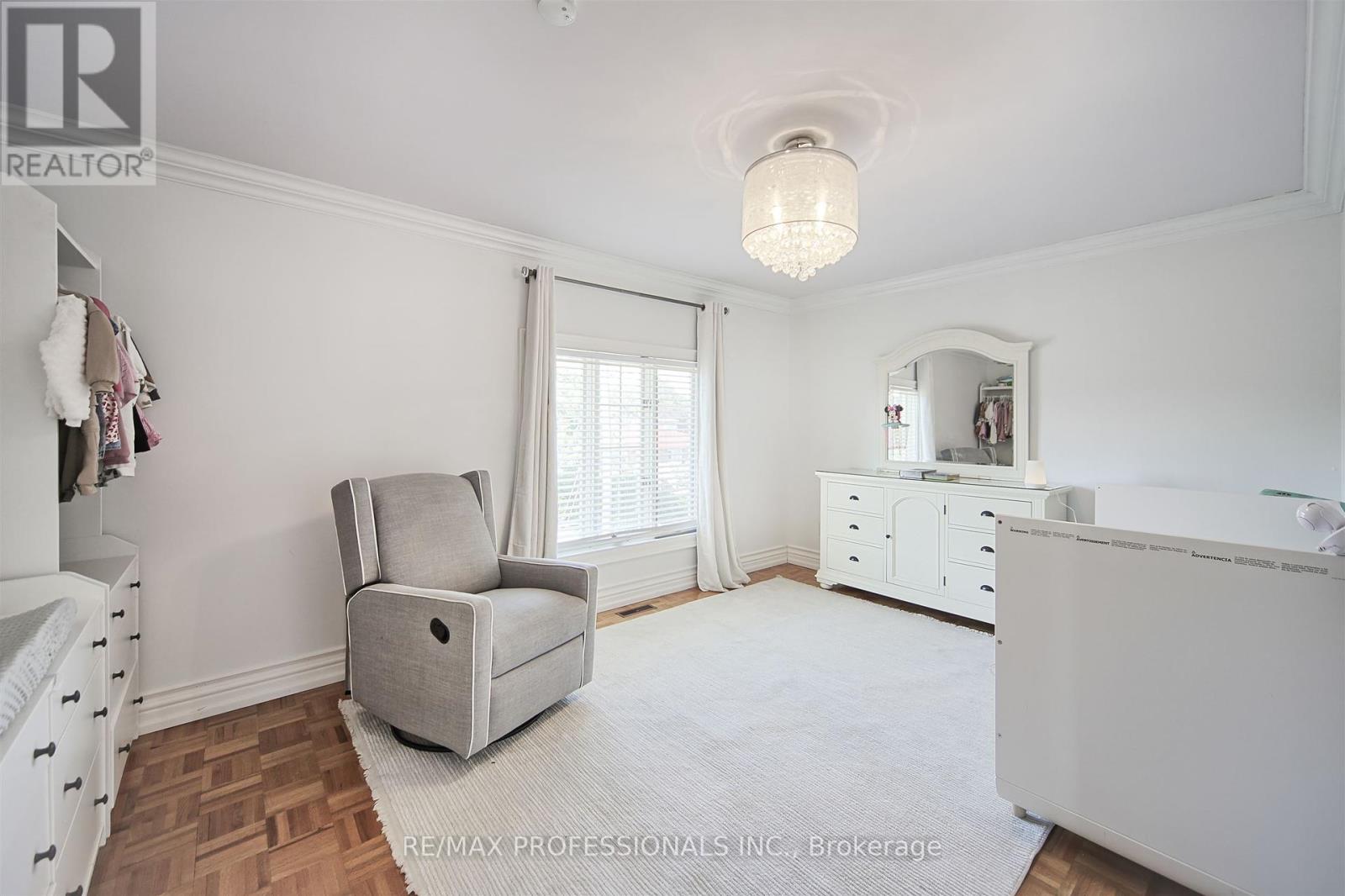 33 Redberry Parkway, Toronto, Ontario  M6L 2J7 - Photo 32 - W12363523