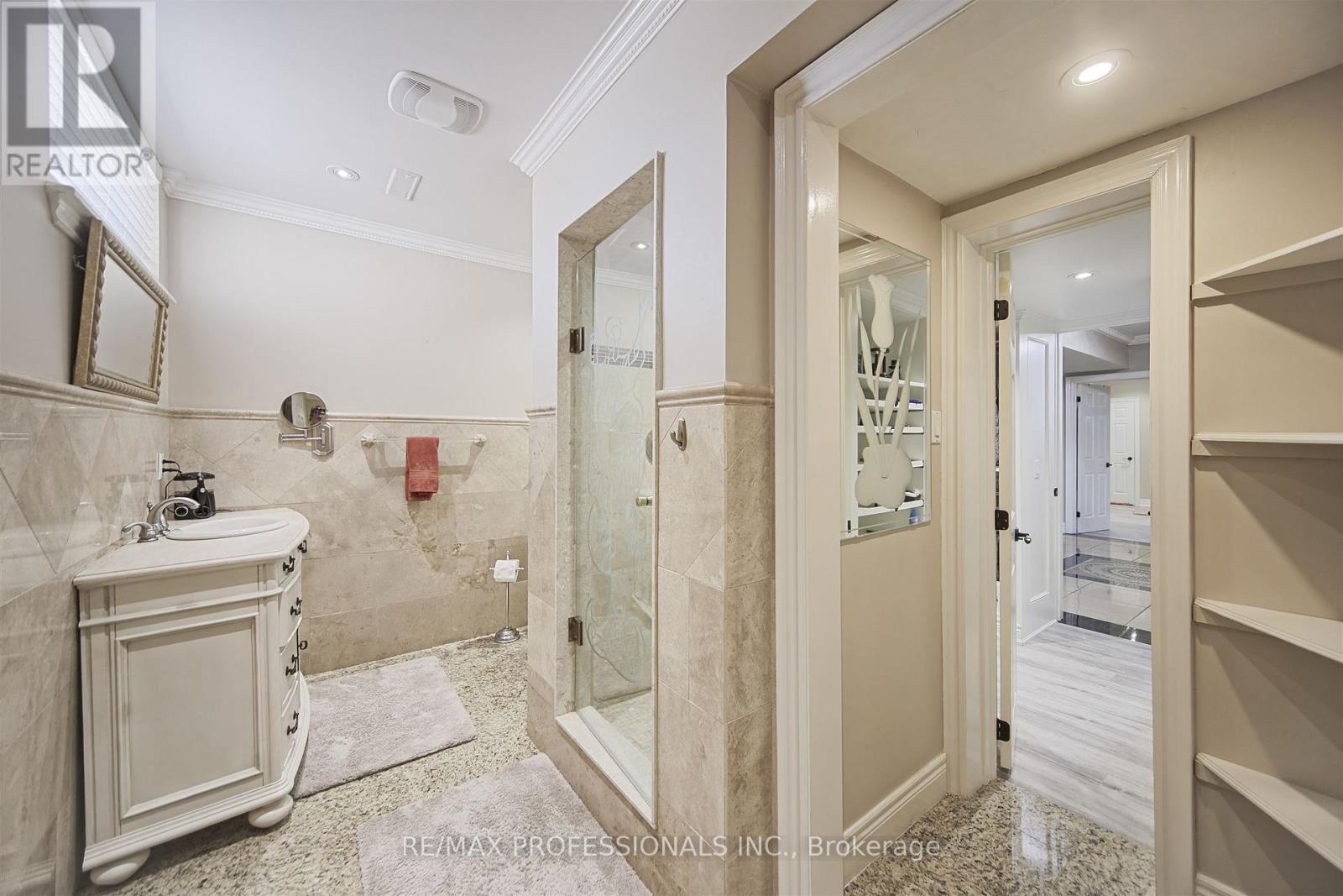 33 Redberry Parkway, Toronto, Ontario  M6L 2J7 - Photo 48 - W12363523