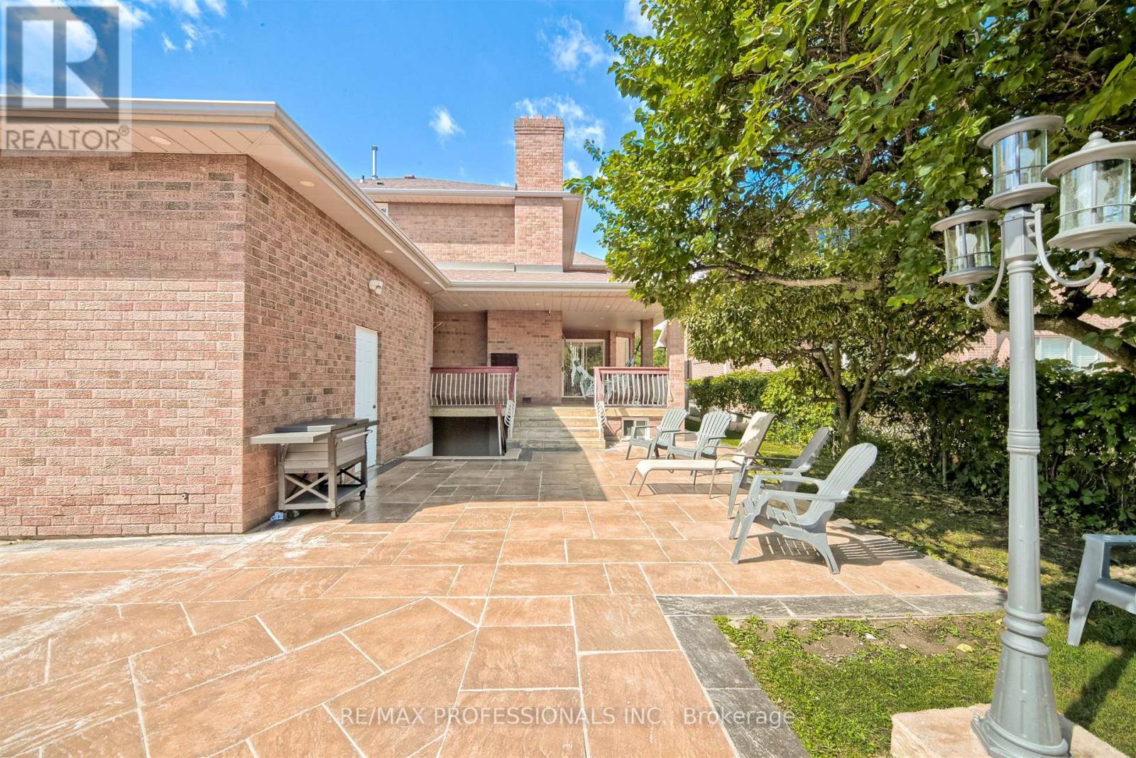 33 Redberry Parkway, Toronto, Ontario  M6L 2J7 - Photo 49 - W12363523