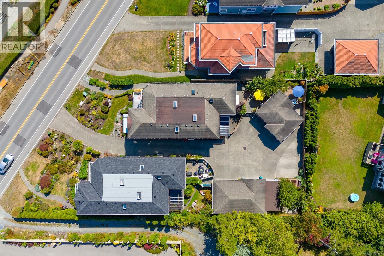 Property at 9460 Lochside Dr image 3