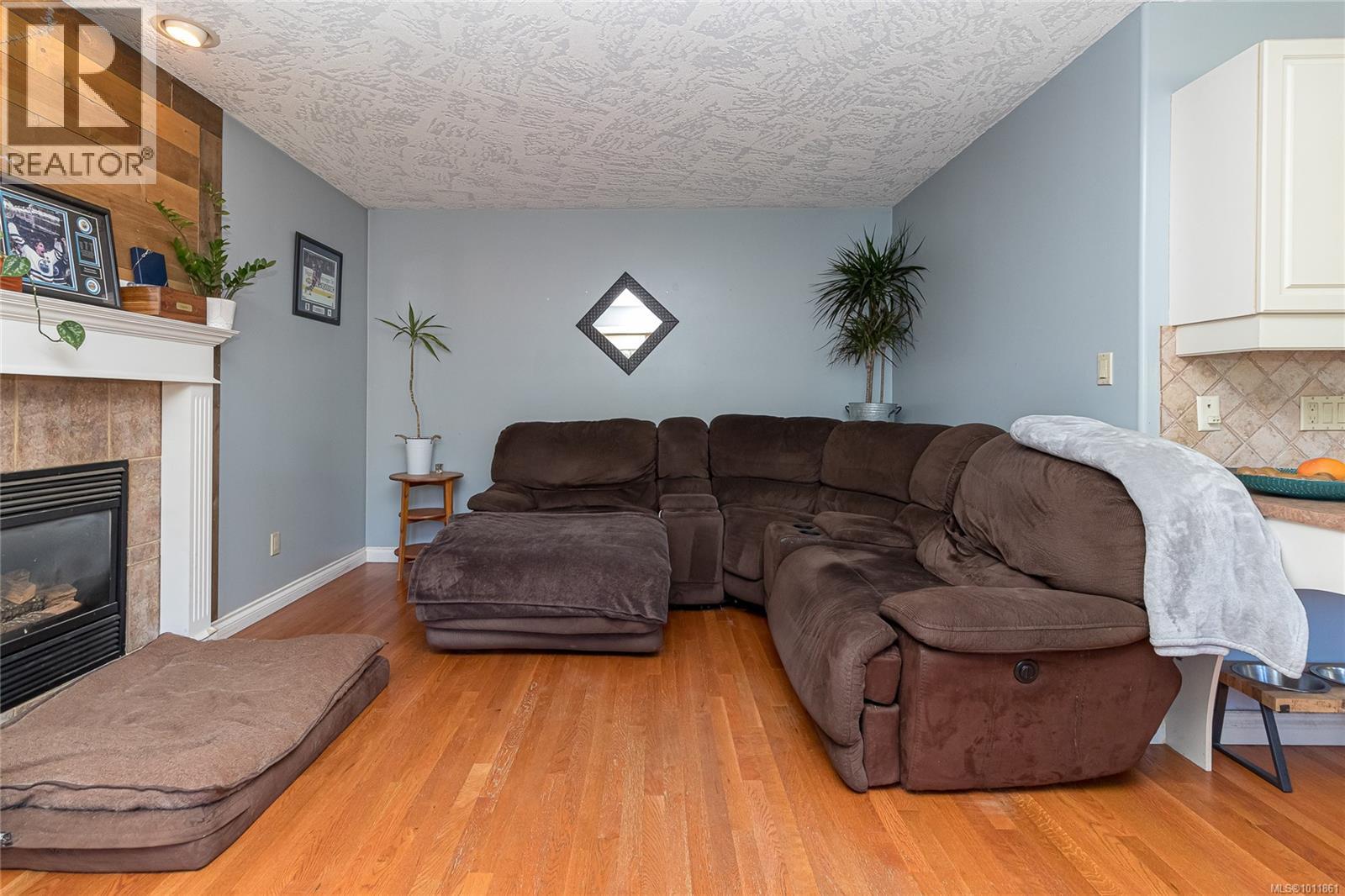 Property at 4875 Ambience Pl image 1