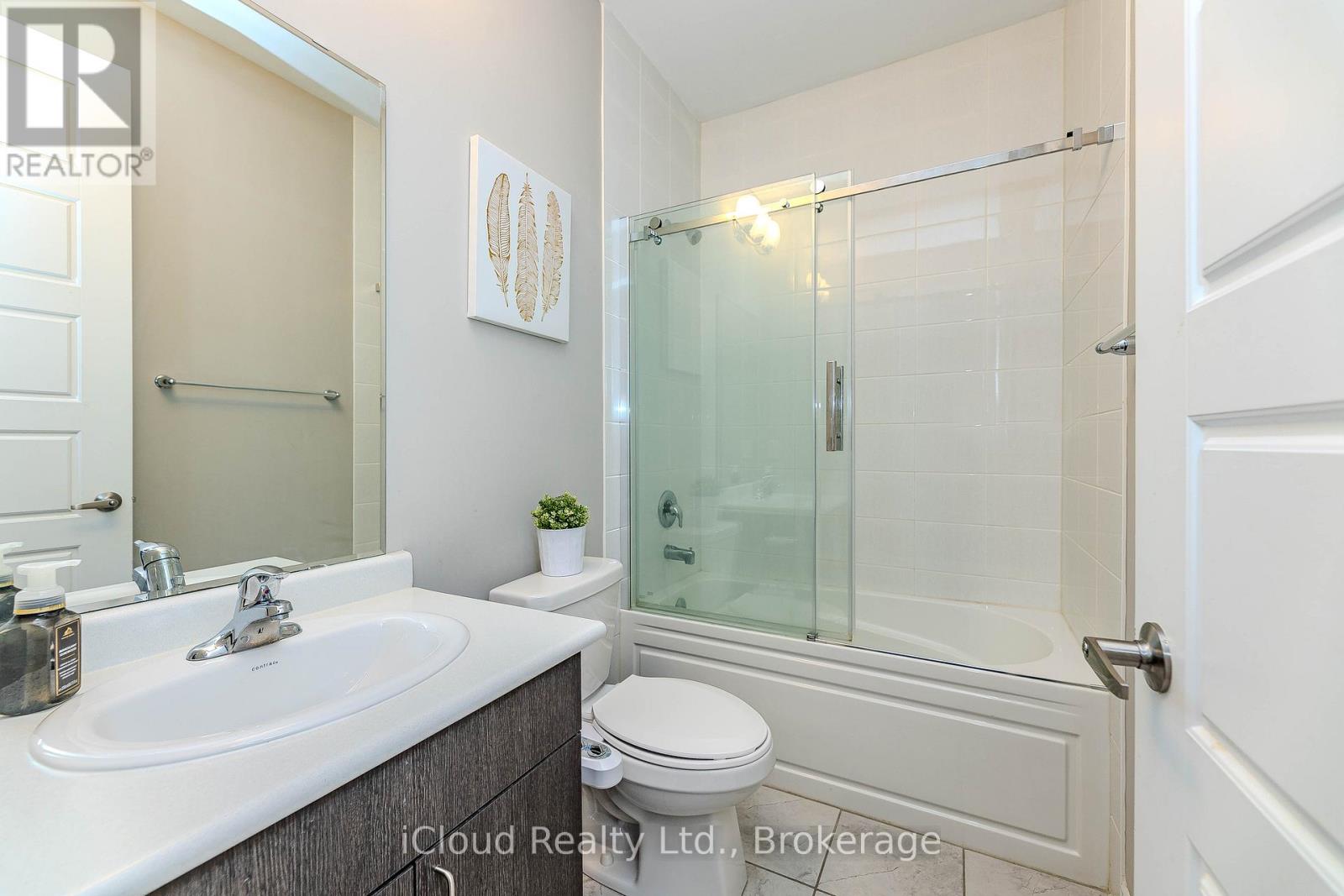 296 Ridge Road, Cambridge, Ontario  N3E 0B9 - Photo 28 - X12363494
