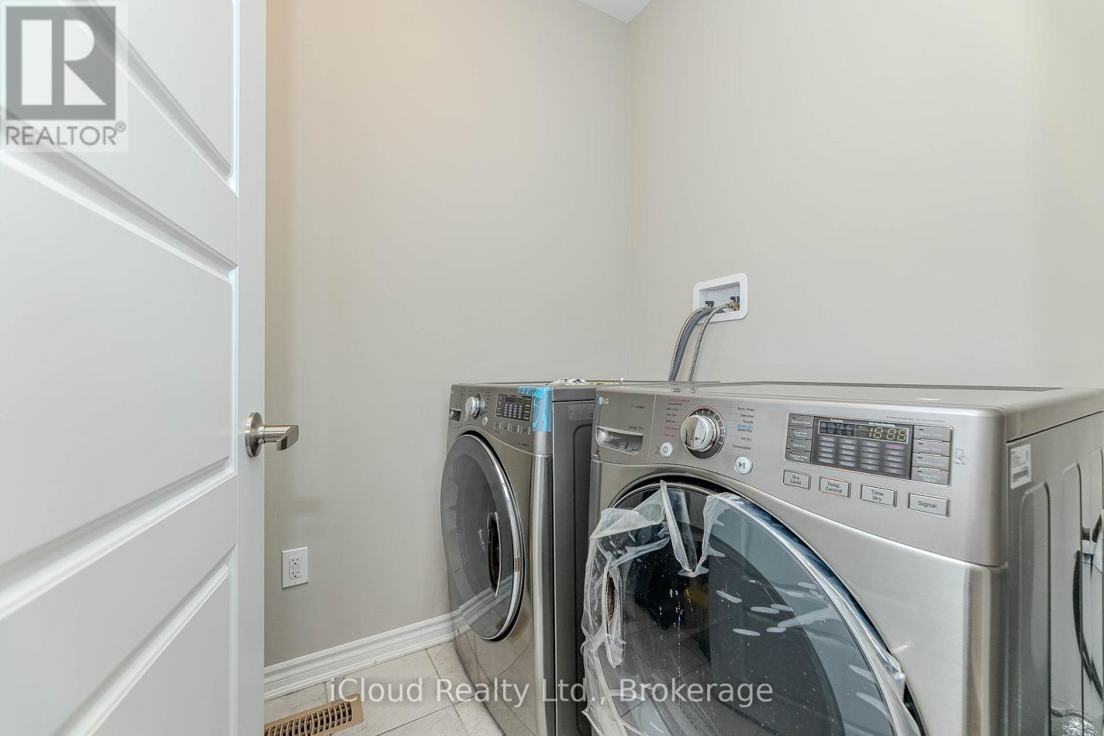 296 Ridge Road, Cambridge, Ontario  N3E 0B9 - Photo 33 - X12363494