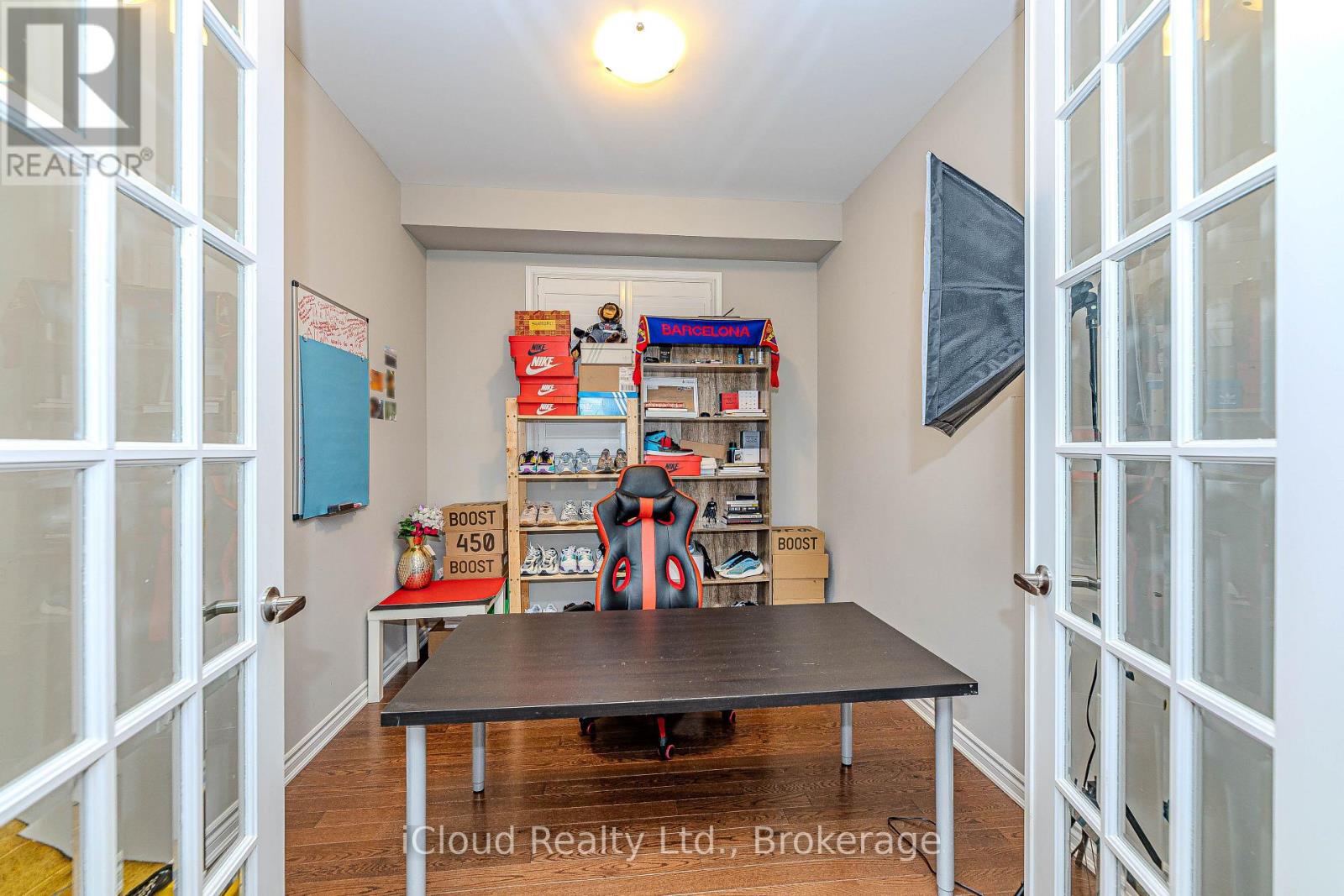 296 Ridge Road, Cambridge, Ontario  N3E 0B9 - Photo 8 - X12363494