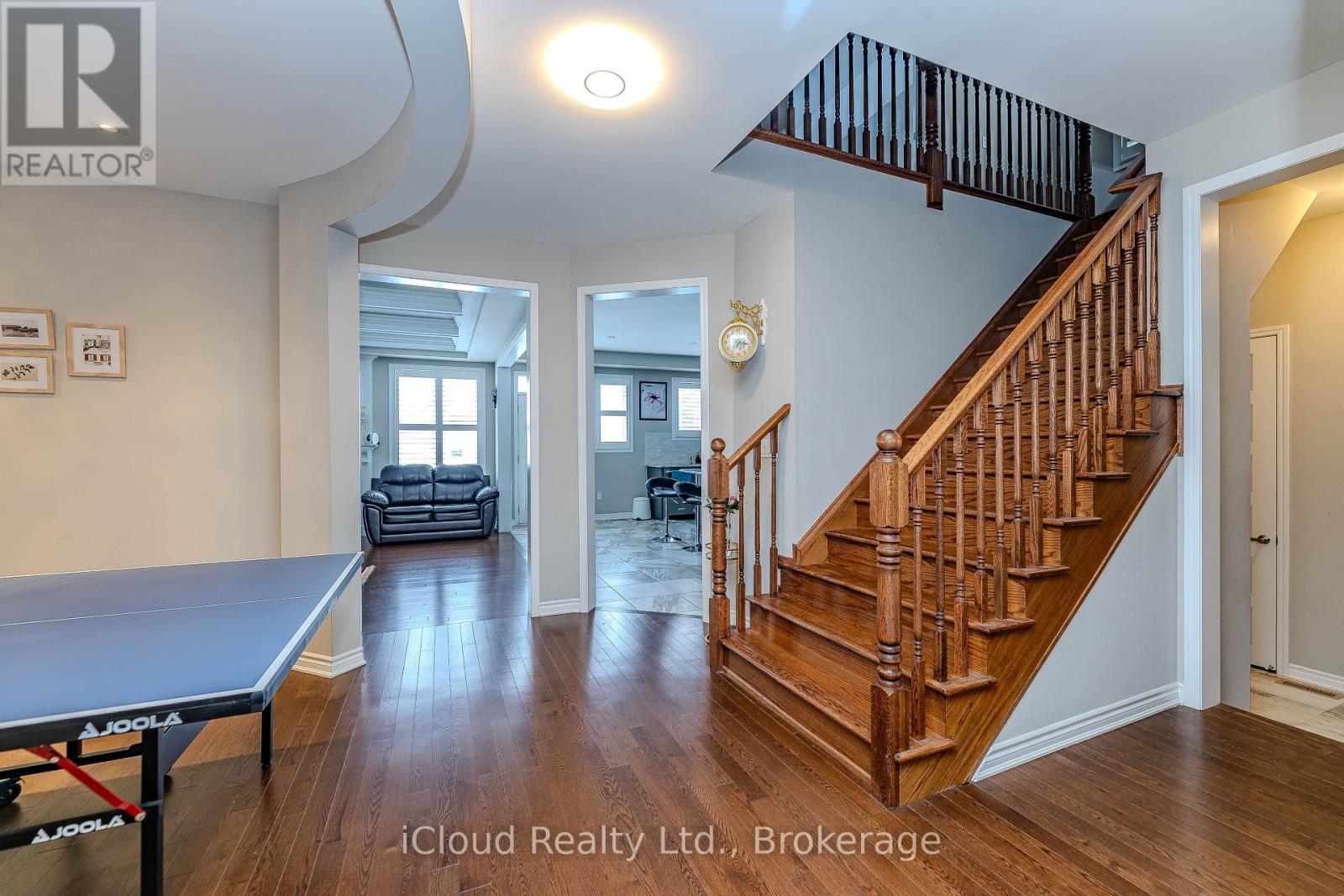 296 Ridge Road, Cambridge, Ontario  N3E 0B9 - Photo 9 - X12363494