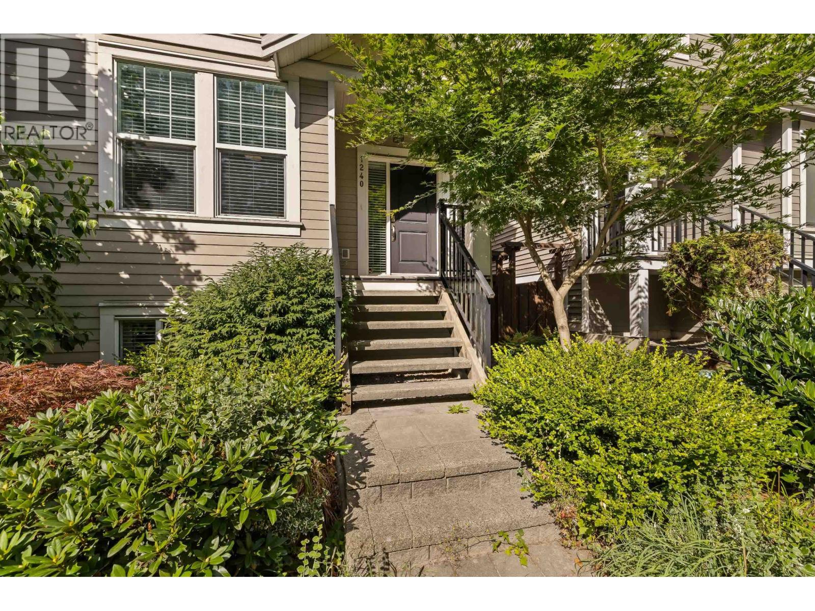 1240 Coast Meridian Road, Coquitlam, British Columbia  V3B 0E8 - Photo 2 - R3040297