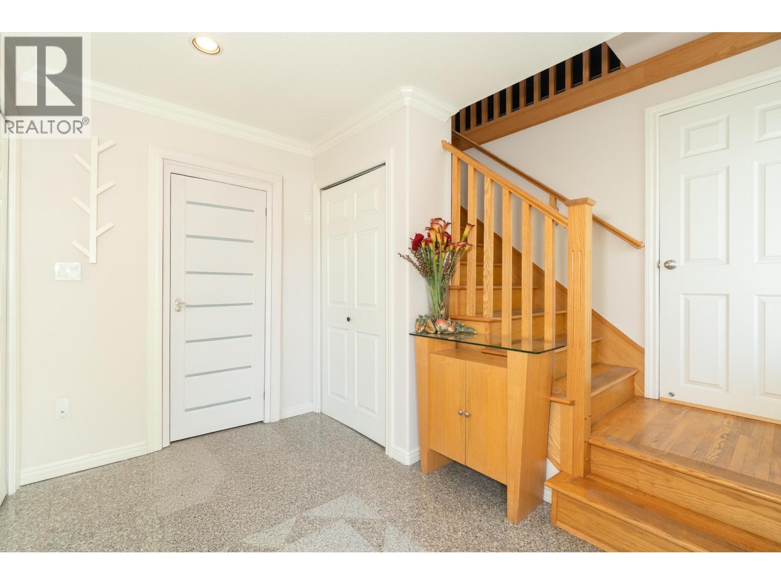 952 E 31st Avenue, Vancouver, British Columbia  V5V 2X4 - Photo 9 - R3040310